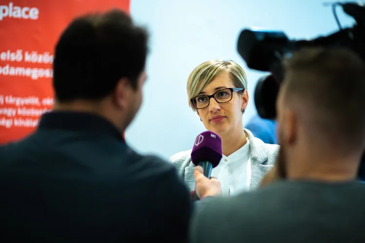 instantplace közösségi iroda